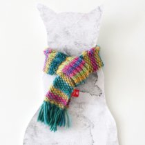 手編みの猫用マフラー　ボーダー（カラフルグリーン系）S-Mサイズ