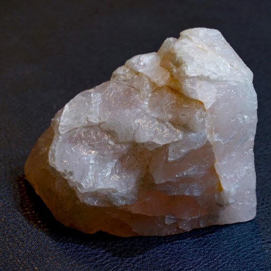 ローズクォーツ 原石 - Crystalcolors* パワーストーン、天然石通販