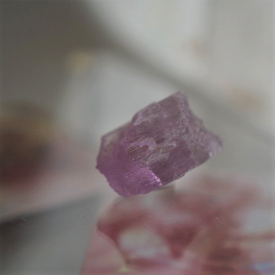 クンツァイト 原石（アフガニスタン産） - Crystalcolors