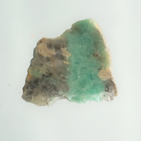エメラルド 原石 - Crystalcolors* パワーストーン、天然石通販、癒し 