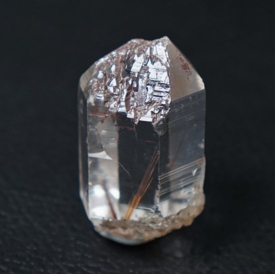 ヒマラヤ産カテドラル水晶（ルチル入り） - Crystalcolors