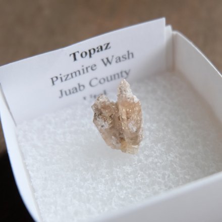 インペリアルトパーズ 宝石質 柱状結晶 原石 産地 ブラジル topaz 黄玉