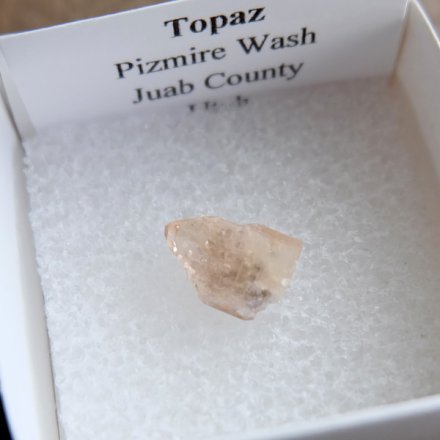 トパーズ 原石 インペリアルトパーズ（天然石 11月 誕生石）結晶原石 鉱物コレクション　メール便送料無料