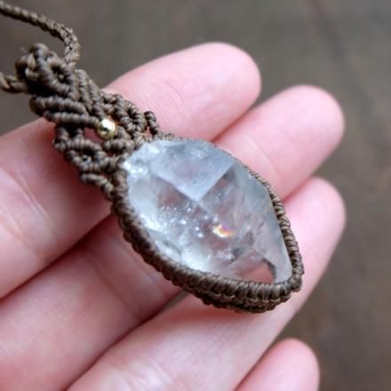 ブラジル産 両剣水晶原石 マクラメ編みペンダントネックレス
