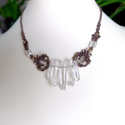 ブラジル産 水晶ポイント原石（4月誕生石）マクラメ編みネックレス