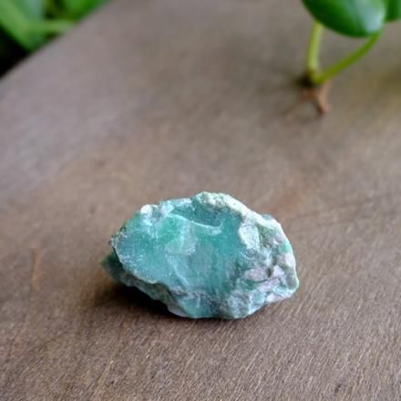 西オーストラリア Milgun産 バリサイト 鉱物 天然石 宝石原石