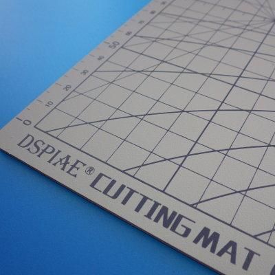 DSPIAE- 2面カッターマット(A4) | 裏表で色とデザインが異なる DSPIAE- 2面カッターマット(A4) | 裏表で色とデザインが異なる