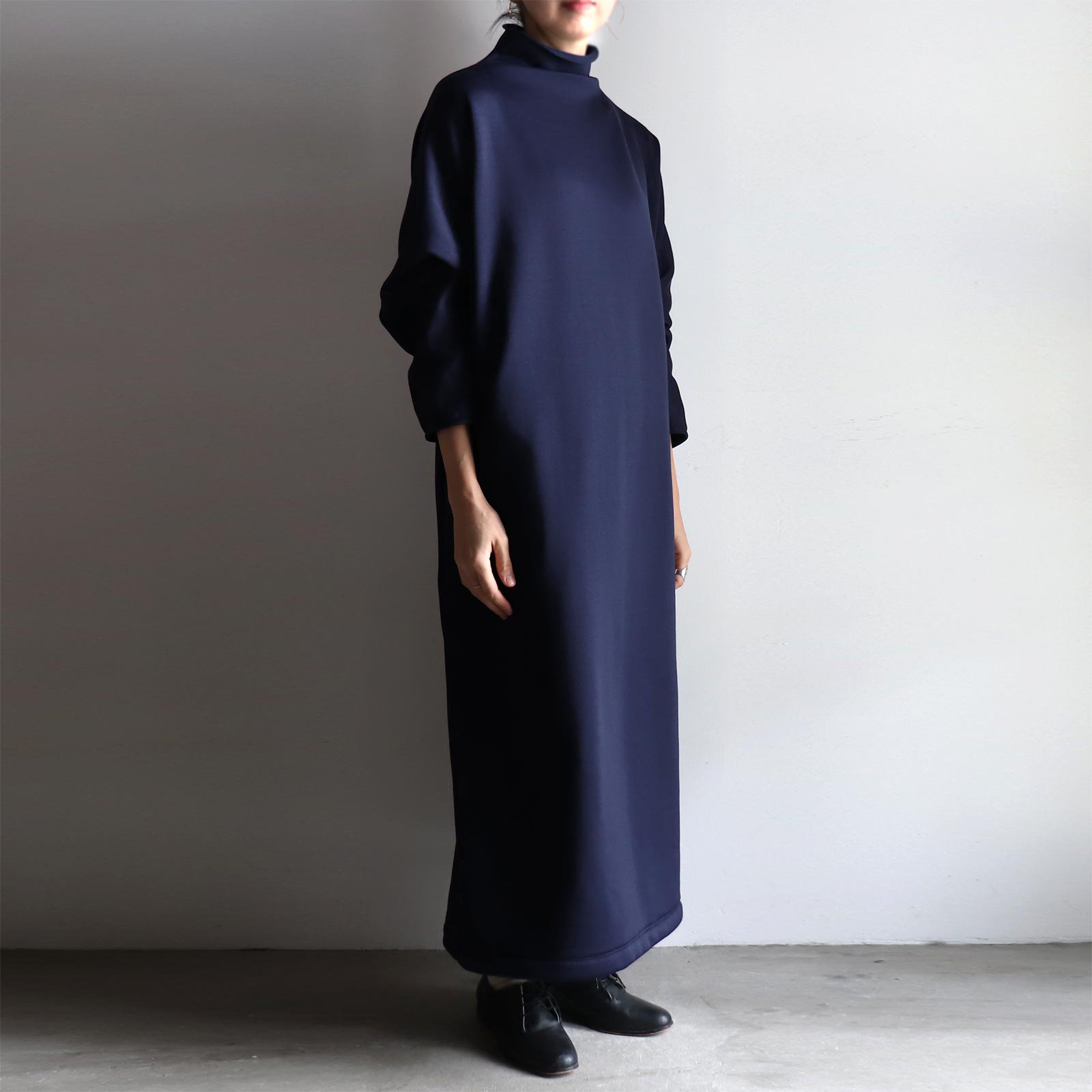 ヒムカシ製図 | Relaxation Off Turtleneck Onepiece（ POLARTEC power stretch pro ) |  Mid Night - ViVO,VA online market