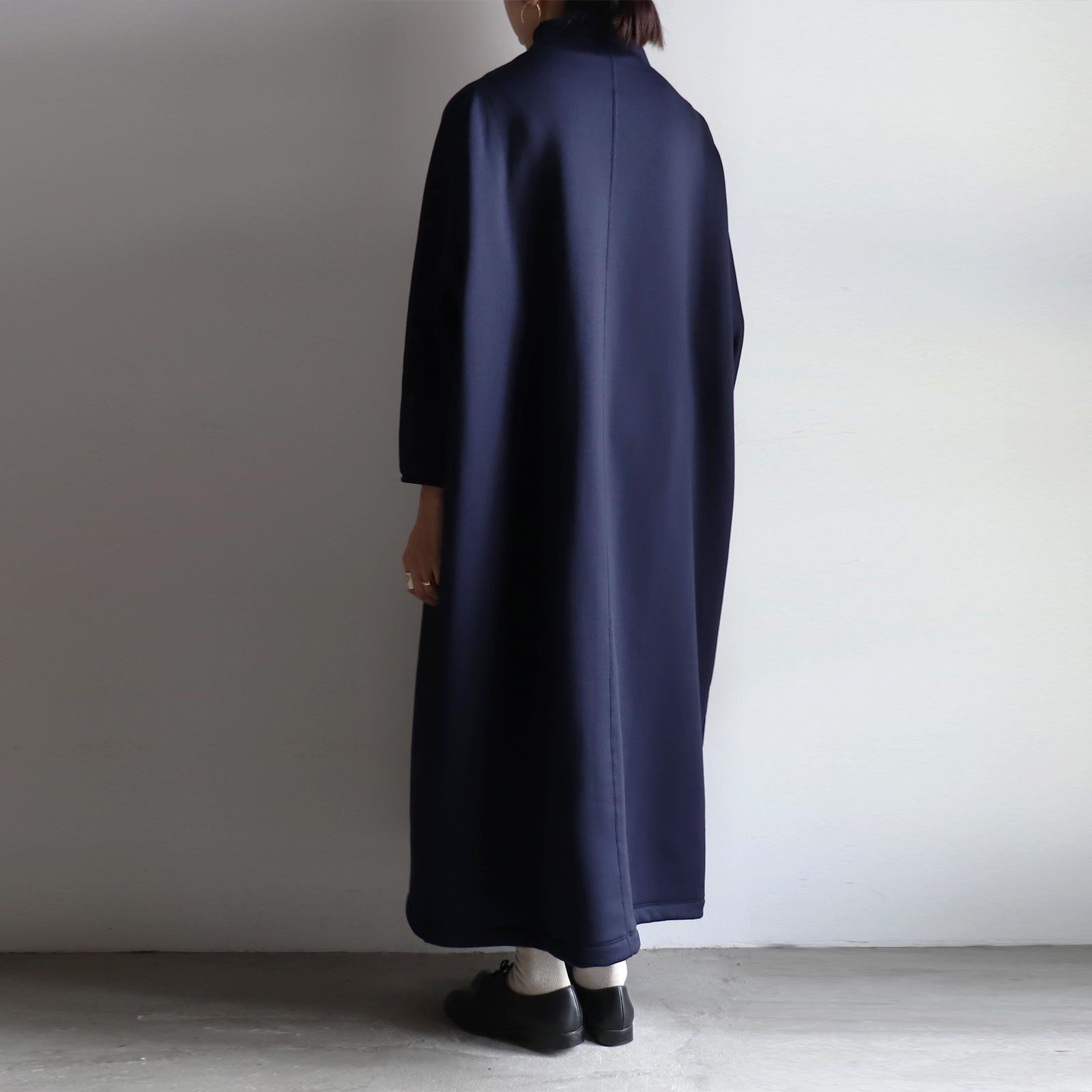 ヒムカシ製図 | Relaxation Off Turtleneck Onepiece（ POLARTEC power stretch pro ) |  Mid Night - ViVO,VA online market