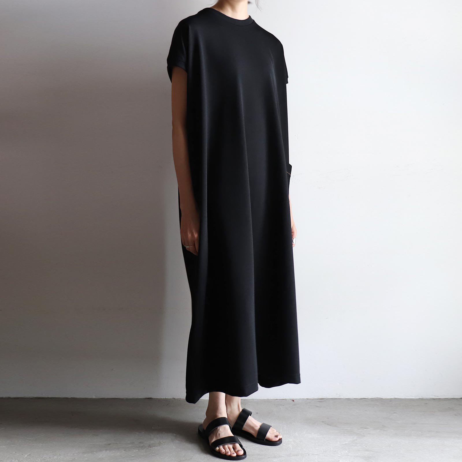 ヒムカシ製図 | Breathing sleeveless crew neck onepiece（FABRITEC / 変形ピケ） - ViVO,VA  online market