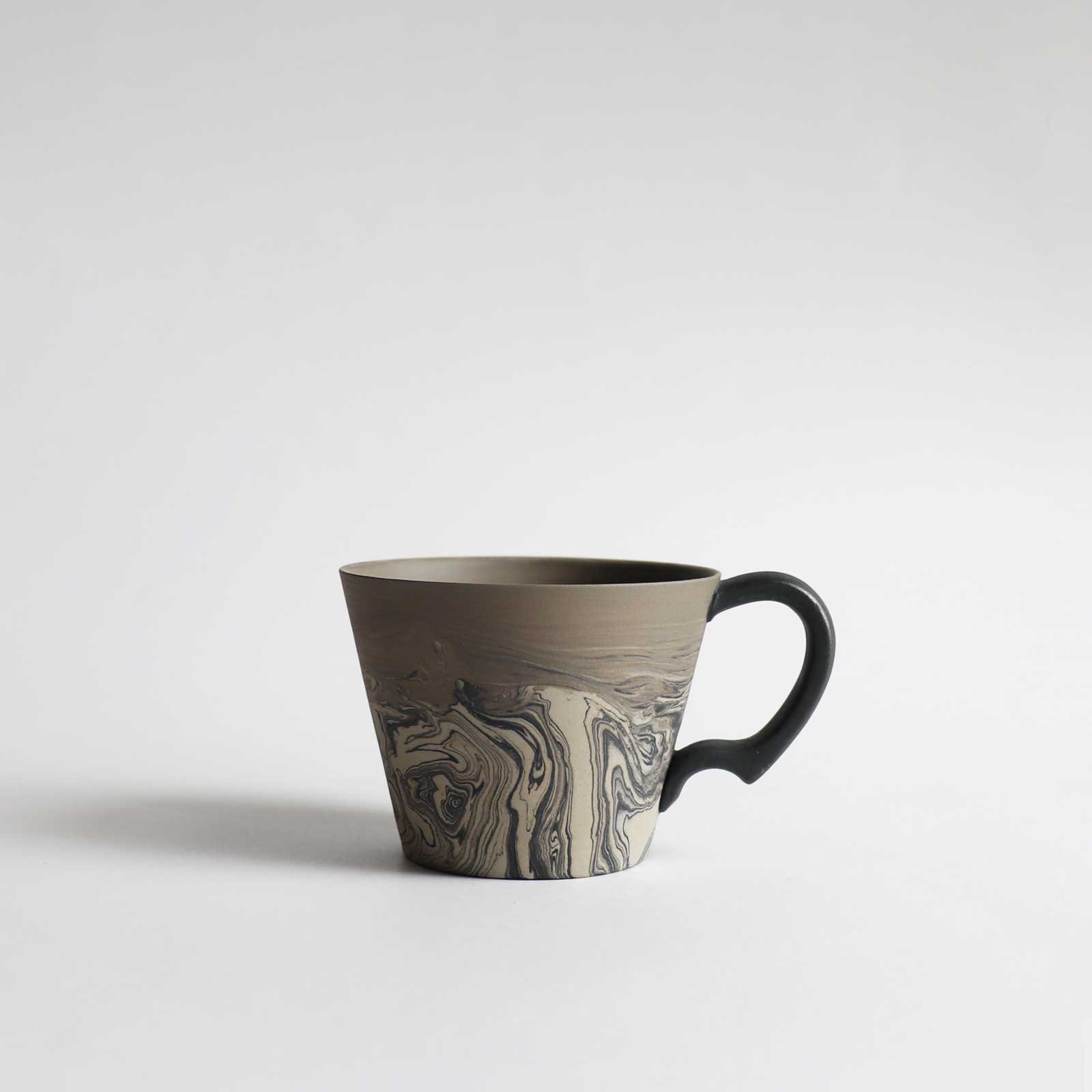 gena kuwan | tea cup ( white - B )