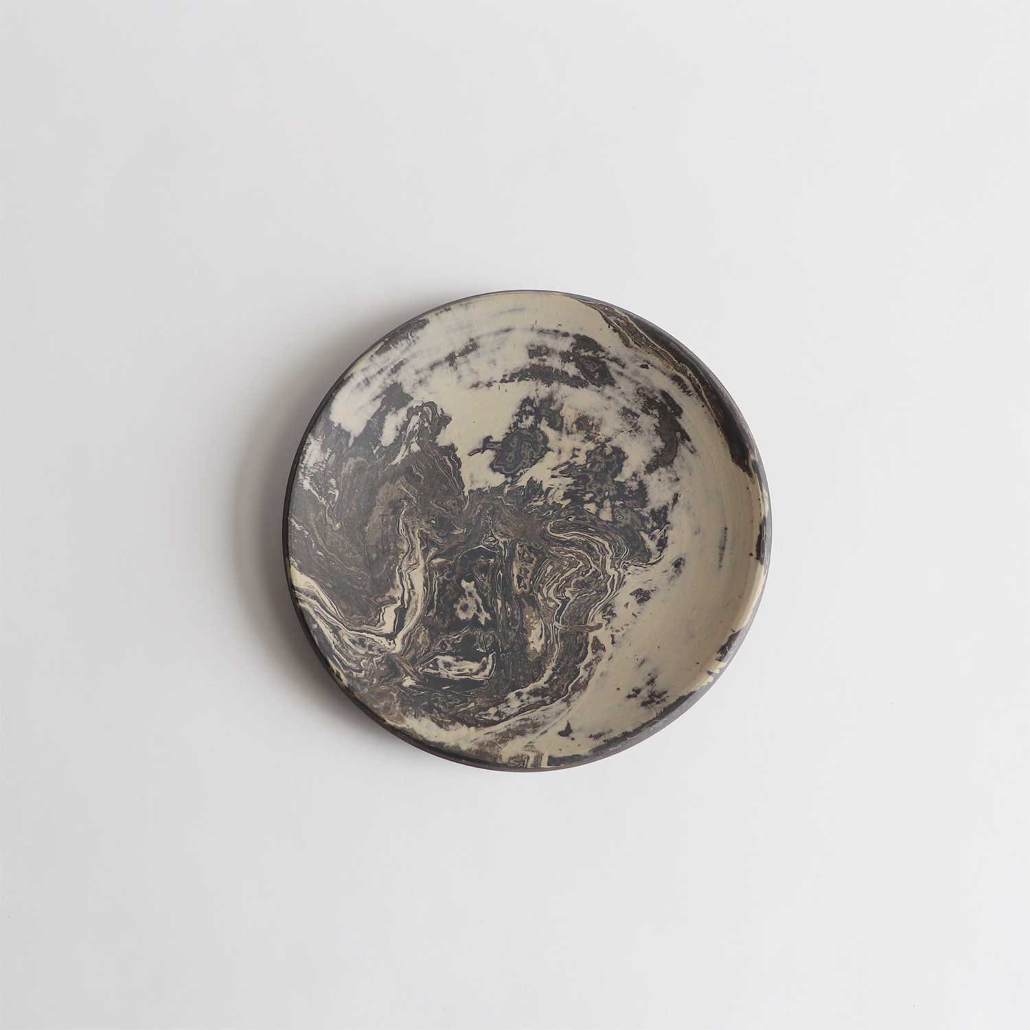 gena kuwan | plate S ( black )