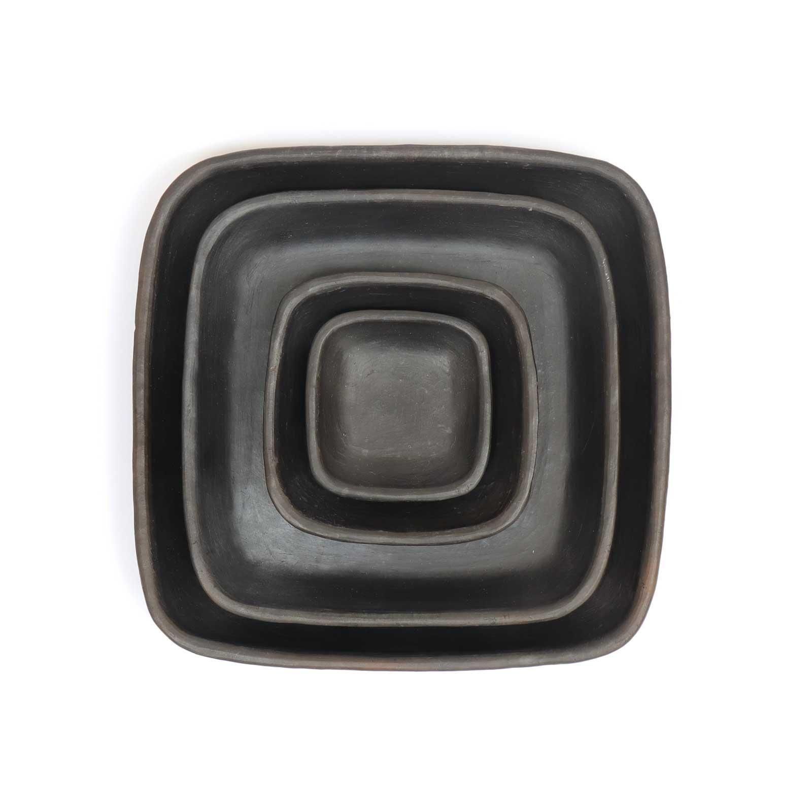 <img class='new_mark_img1' src='https://img.shop-pro.jp/img/new/icons8.gif' style='border:none;display:inline;margin:0px;padding:0px;width:auto;' />Black  Pottery | Square Dish