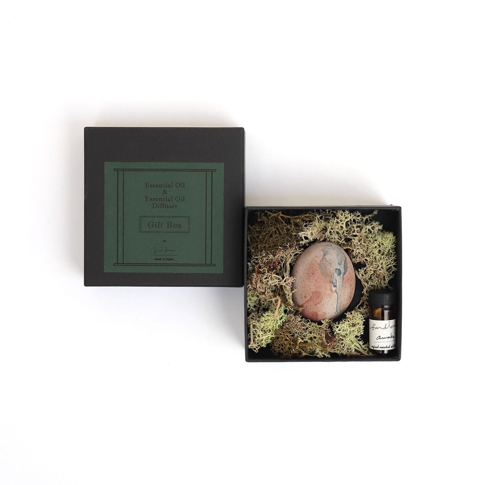 <img class='new_mark_img1' src='https://img.shop-pro.jp/img/new/icons8.gif' style='border:none;display:inline;margin:0px;padding:0px;width:auto;' />gena kuwan | bardland gift boxegg*1_02| essential oil _ awake