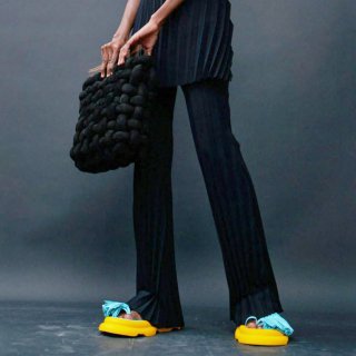 A.W.A.K.E  MODE<br>WIDE LEG PLEATED TROUSERS<img class='new_mark_img2' src='https://img.shop-pro.jp/img/new/icons20.gif' style='border:none;display:inline;margin:0px;padding:0px;width:auto;' />