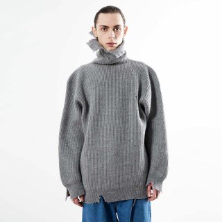 <img class='new_mark_img1' src='https://img.shop-pro.jp/img/new/icons16.gif' style='border:none;display:inline;margin:0px;padding:0px;width:auto;' />HED MAYNER<br>DESTROYED TURTLENECK RIB SWEATER