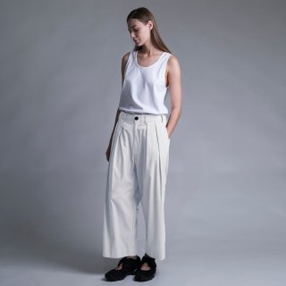 my beautiful landlet<br>GABERDINE TUCK WIDE ANKLE PANTS<img class='new_mark_img2' src='https://img.shop-pro.jp/img/new/icons16.gif' style='border:none;display:inline;margin:0px;padding:0px;width:auto;' />