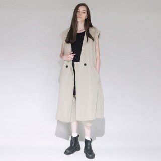 VOAAOV<br>Organic Cotton × Recycle Polyester Twill No-Collar Long Gilet