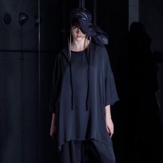 VOAAOV<br>Cupro Twill Relax Big T-Shirt