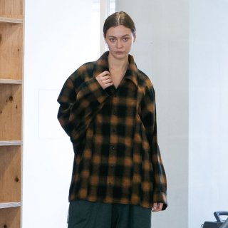 my beautiful landlet<br>OMBRE CHECK COTTON SHAGGY RAGLAN OVERSIZE SHIRT