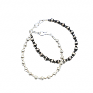 ERICKA NICOLAS BEGAY<br>NAVAJO PEARL BRACELET / 35-17