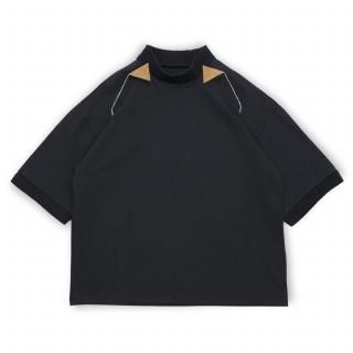 LQUARTET<br>REINFORCEMENT OF THE NECK TIGHTLY WOVEN JERSEY T