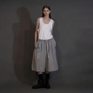 my beautiful landlet<br>PONTE KNIT WIDE SHORT PANTS