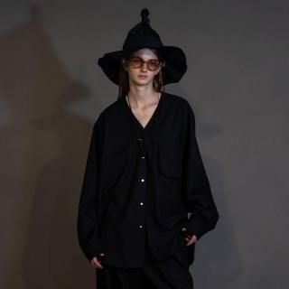 my beautiful landlet<br>MACHINE WASHABLE WOOL V-NECK SHIRT