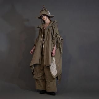 my beautiful landlet<br>POLYESTER YARN DYED GABARDINE PONCHO COAT