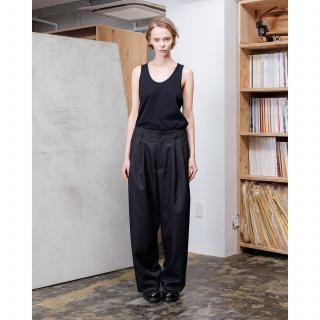 VOAAOV<br>ROUTINE Tuck Tapered Pants