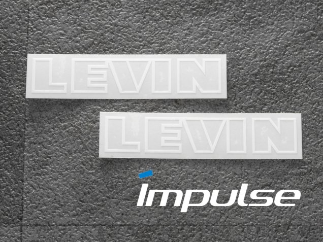 【商品番号036】ＡＥ８６「レビン」用クォーターモールステッカー　１セット２枚 （白字）AE86 「Levin」quarter mall sticker (1set/2sheets) White
