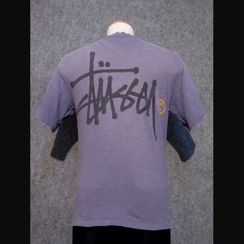 古着 80年代 ステューシーSTUSSY黒タグTシャツ・オールドUSA製 Sサイズ - 古着 通販 ビンテージ Chum online
