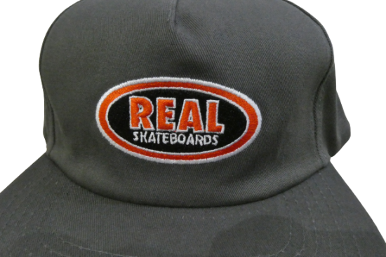人気ブランドからコーディネートを探す REAL SKATEBOARDS OVAL EMBROIDERED ADJ SNAPBACK リアル 服&ファッション小物