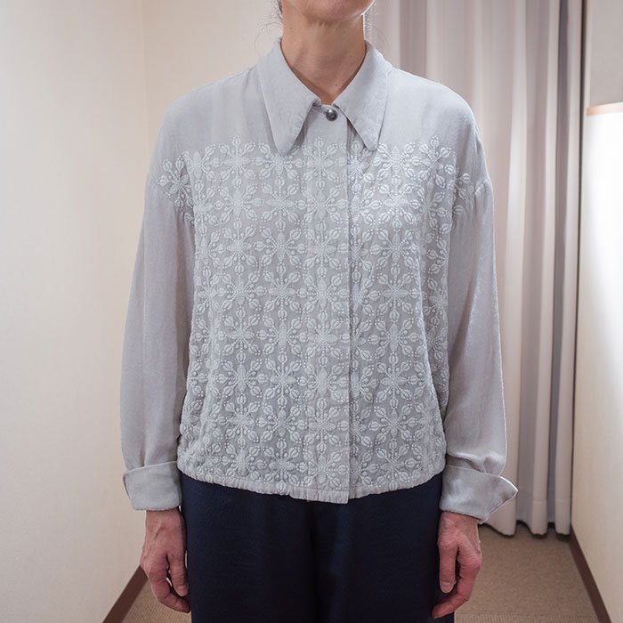 Antipast（アンティパスト）Garment-Dyed Embroidery Blouse #シルバーグレー - リントータルファッションプレイス  lin-style.com