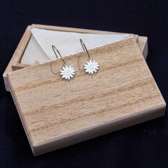 にわにがなの花』シルバーピアス - きたのまりこ - リントータル