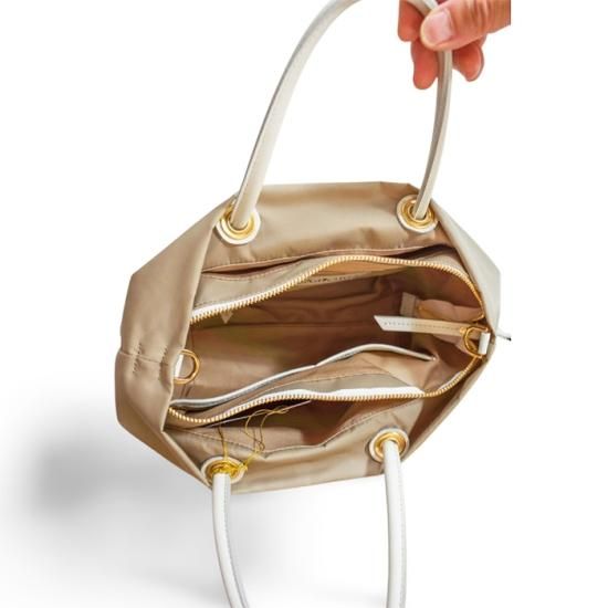 VIOLAd'ORO (ヴィオラドーロ) BIANCA/ノットハンドルトート（S