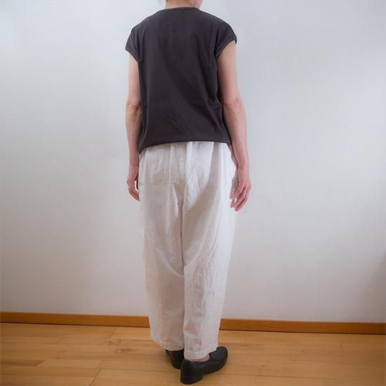 ホームスパン homspun バルキーシーチキン厚手ギャザーパンツ ホワイト homspun バルキーシーチング厚手 ギャザーパンツ - SUSCON +