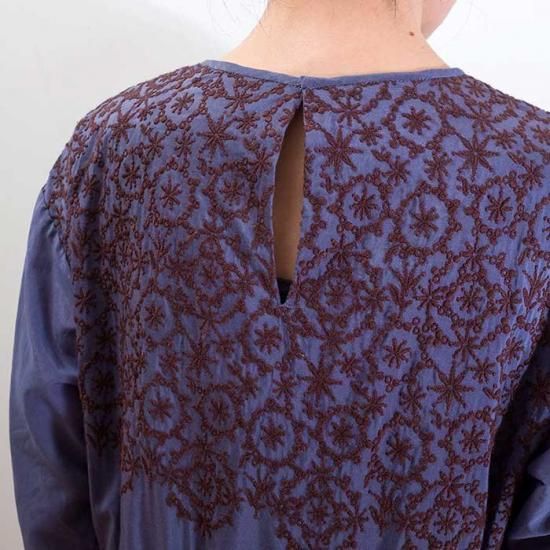 ANTIPAST アンティパスト　袖刺繍　薄手　スプリングコート ear PAPILLONNER（イアパピヨネ）の「【SUM1 STYLE（スミ