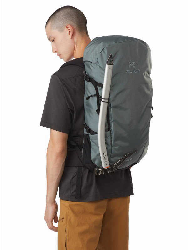 Brize 32 Backpack #Dark Immersion [18795][L07535900] _ ARC'TERYX