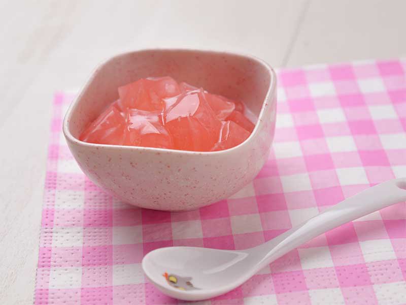 Shinzi Katoh シンジカトウ　デザイン 　色々なシーンで活躍する便利なピンク色とデザインが可愛い　日本的な四角小鉢　さくら　美濃焼