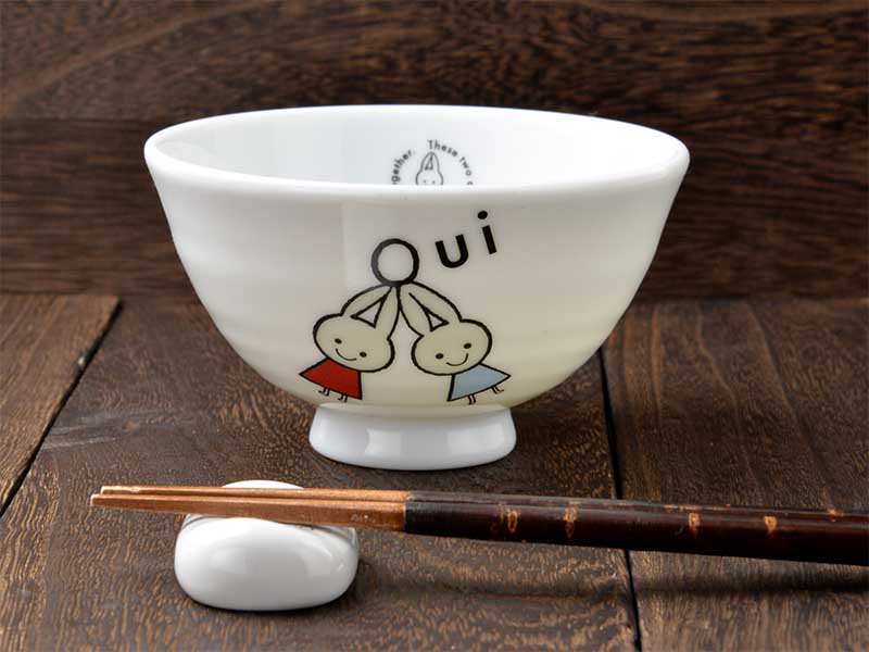 耳の長いウサギのイラストが描かれた陶器のお茶碗　美濃焼