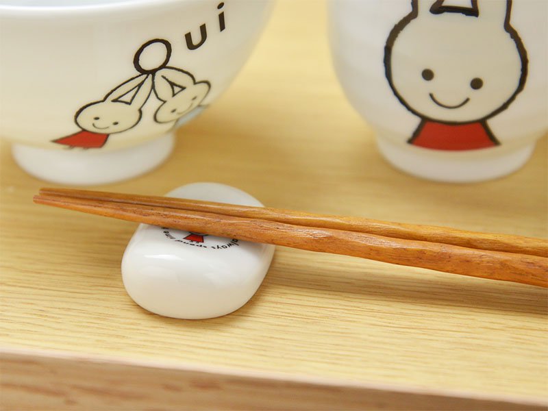 shinzi katoh シンジカトウ　うさぎのイラストが可愛い陶器の箸置き