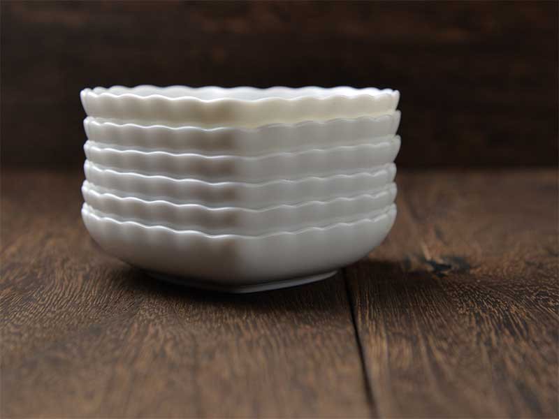 伝統的なくまのぬいぐるみのイラストが可愛い陶器のハート型トレー　小皿　美濃焼