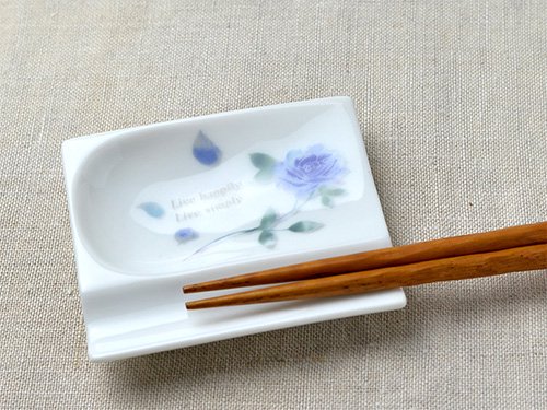 shinzikatoh シンジカトウデザイン　ブルーローズ柄　陶器の小皿　おもてなしレスト