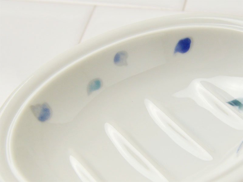 Shinzikatoh シンジカトウデザイン　青いバラのイラストがおしゃれ　陶器のソープデッシュ　石鹸置き