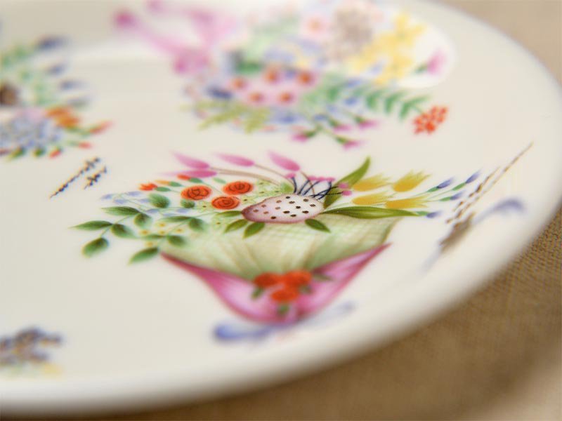 綺麗な花束のイラストが可愛い陶器の小皿　美濃焼