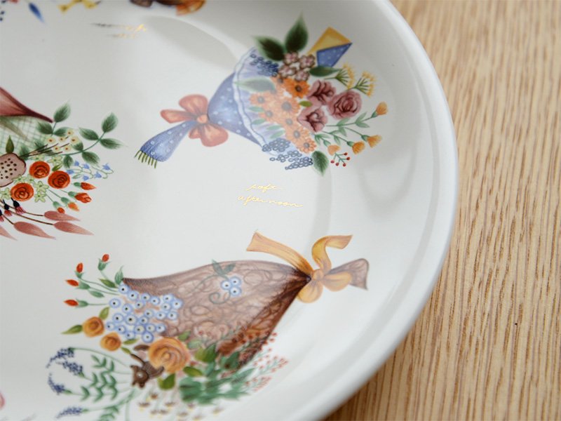 綺麗な花束のイラストが可愛い陶器の皿　美濃焼