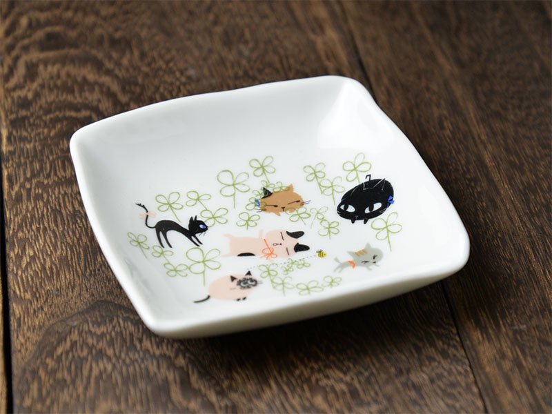 Shinzikatoh シンジカトウ 可愛い猫のイラスト　お家カフェ　陶器の小皿　美濃焼