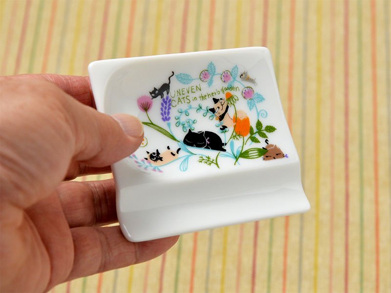 猫のイラストが可愛い　箸置き小皿　美濃焼　日本製