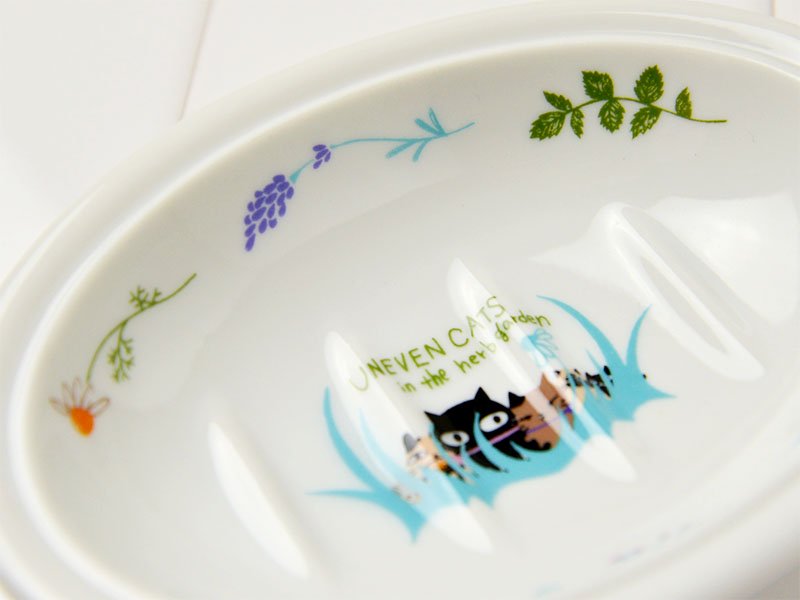 Shinzikatoh シンジカトウデザイン　黒猫のイラストが可愛い　陶器のソープデッシュ　石鹸置き